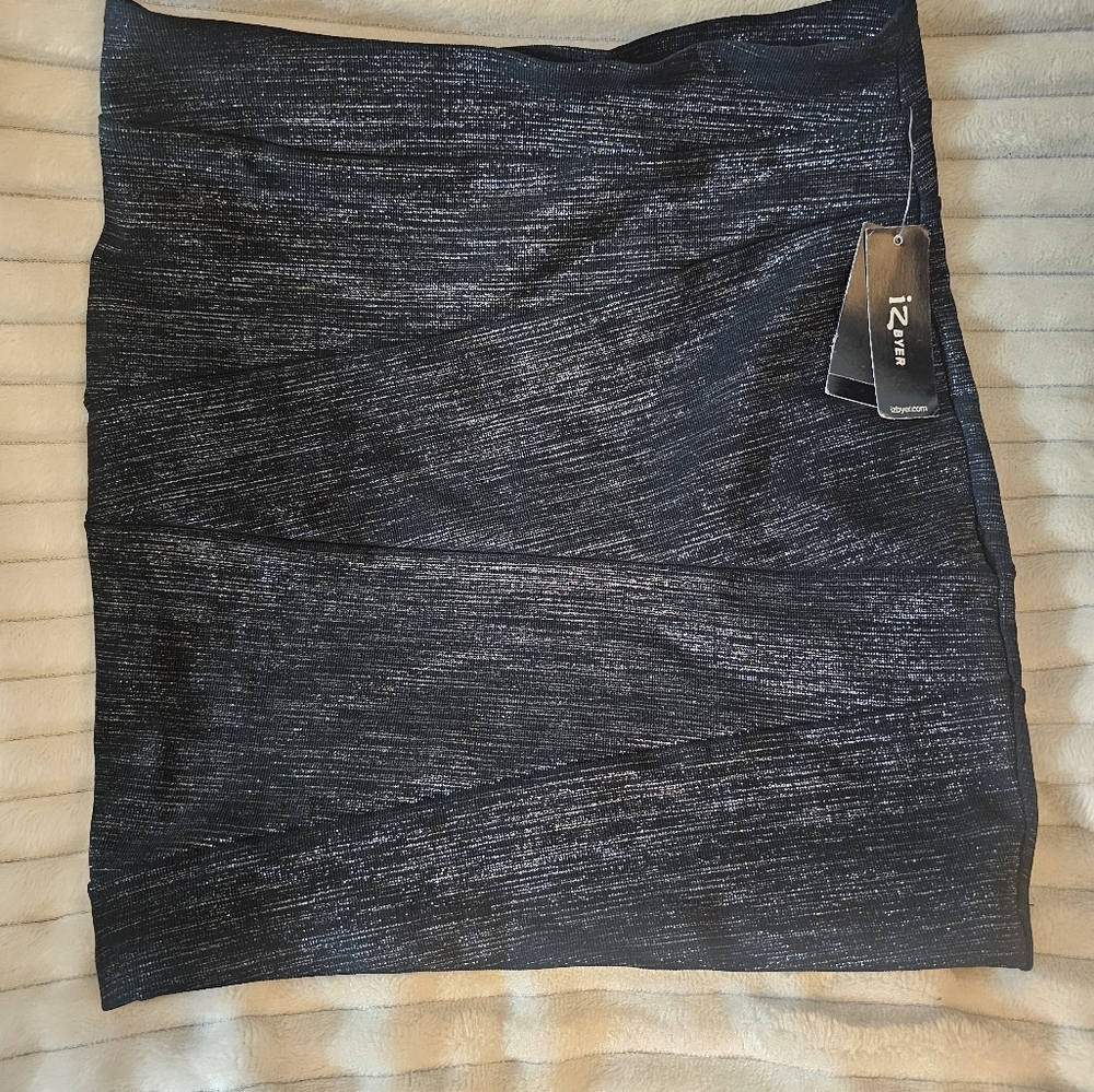 large izbyer mini skirt